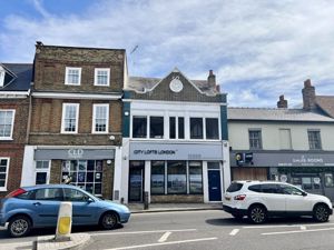 High Street, Hampton Wick- click for photo gallery